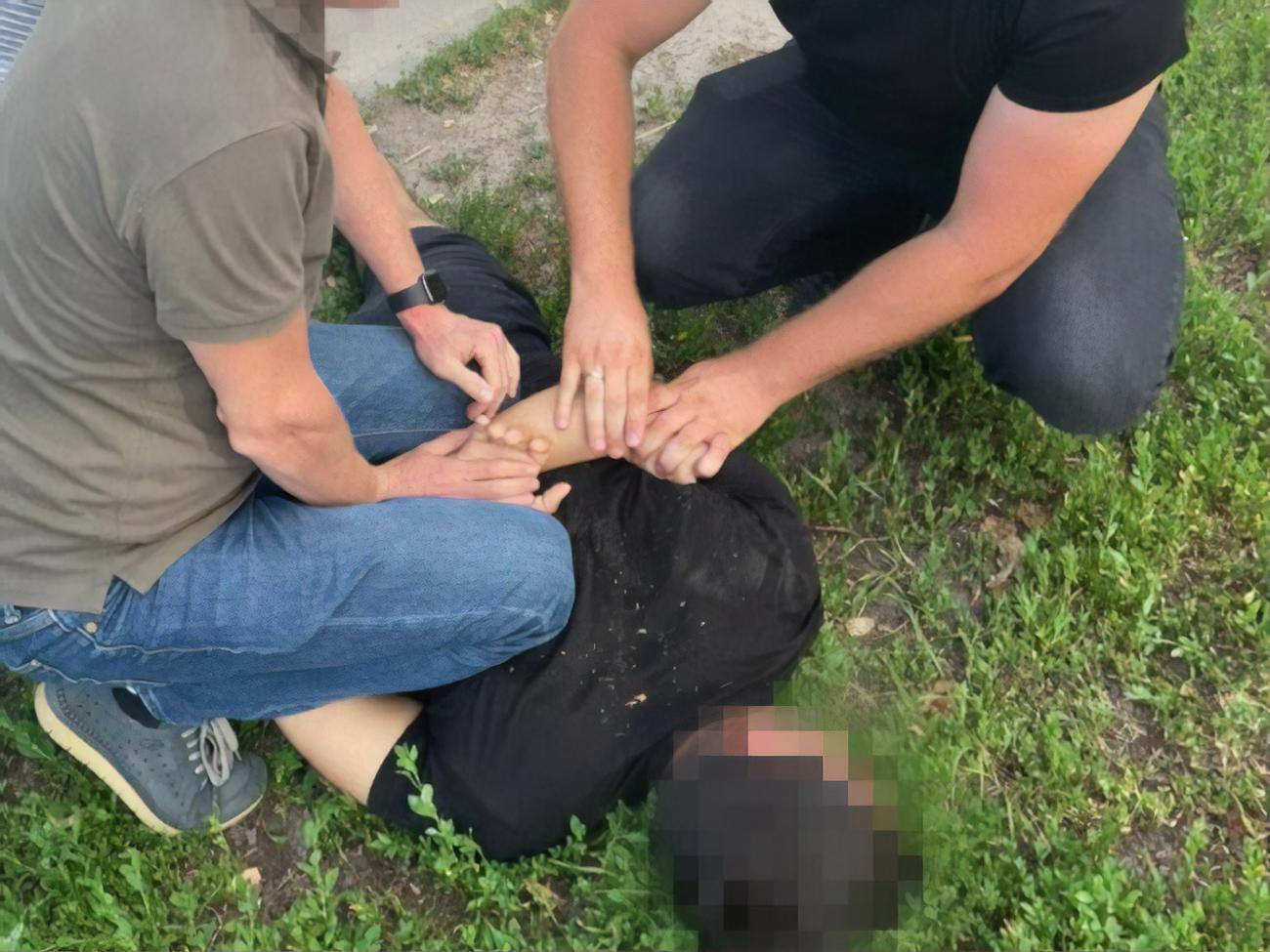 Серед розповсюджуваних патрульним речовин були особливо небезпечні, стверджують у ДБР
