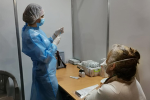 За годину після публікації повідомлення про запис на вакцинацію проти COVID-19 у МВЦ залишилося кілька вільних місць