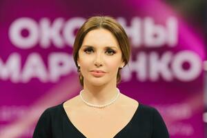 Телеведуча підтвердила, що обшуки проводять вдома у її мами