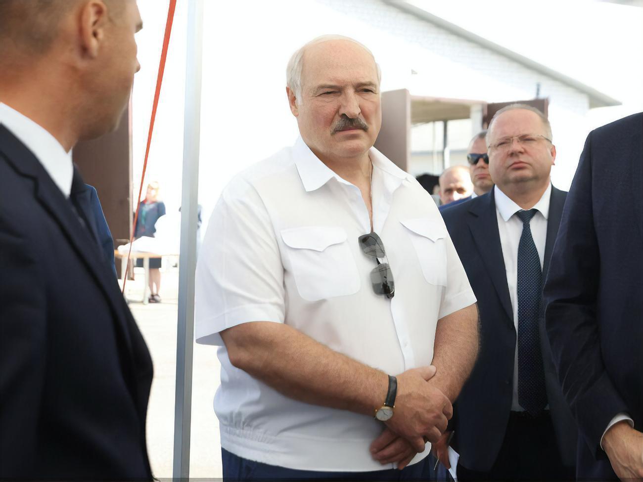 Лукашенко заявив, що в Білорусі готувалися до "шалених" санкцій Заходу і знали, чим це загрожує країні