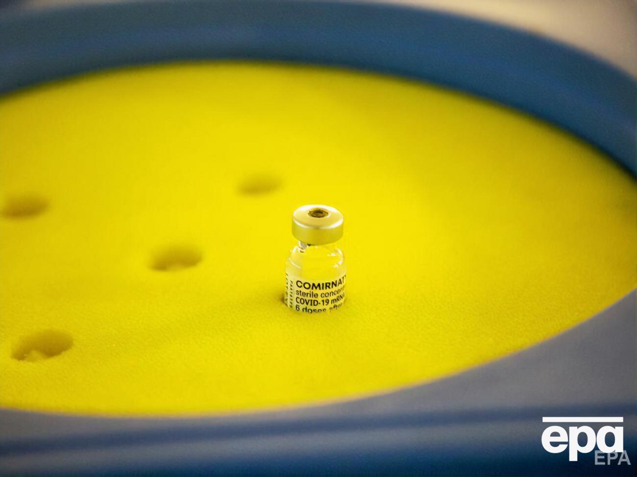 Организованные коллективы прививают вакциной от Pfizer/BioNTech