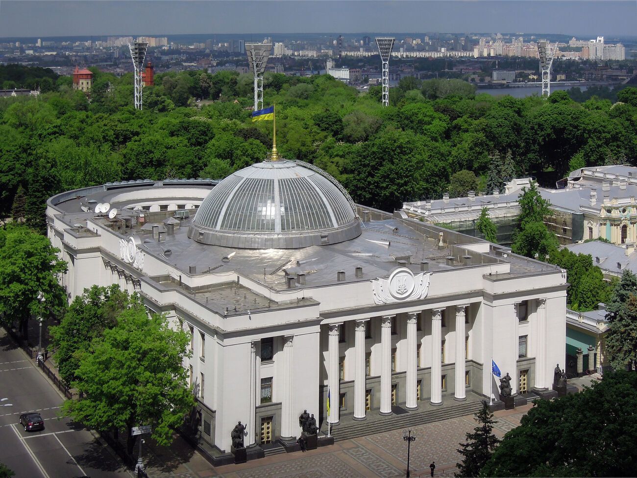 2 червня Кабінет Міністрів подав проєкт закону №5600, який, зокрема, передбачає введення акцизного податку на електроенергію з поновних джерел