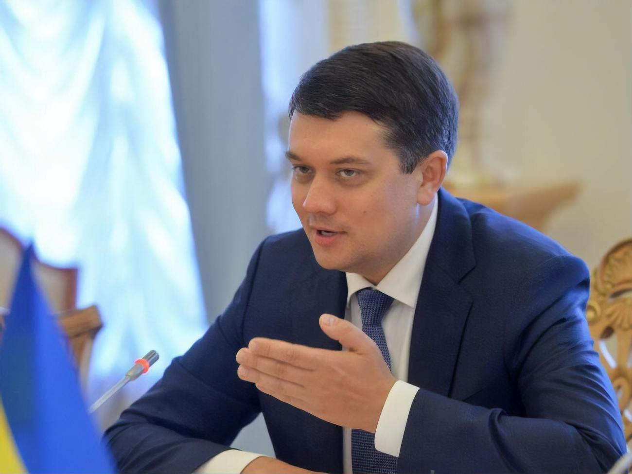 Разумков уверен, что если Украина заморозит процесс по Донбассу, то вернуть его "будет еще труднее"