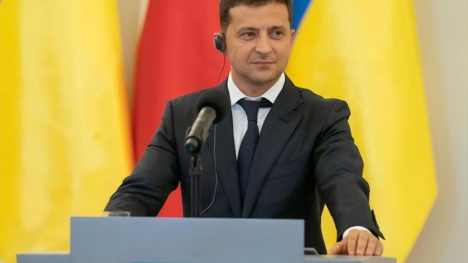 Зеленский: Мы пришли менять страну, давайте ее менять