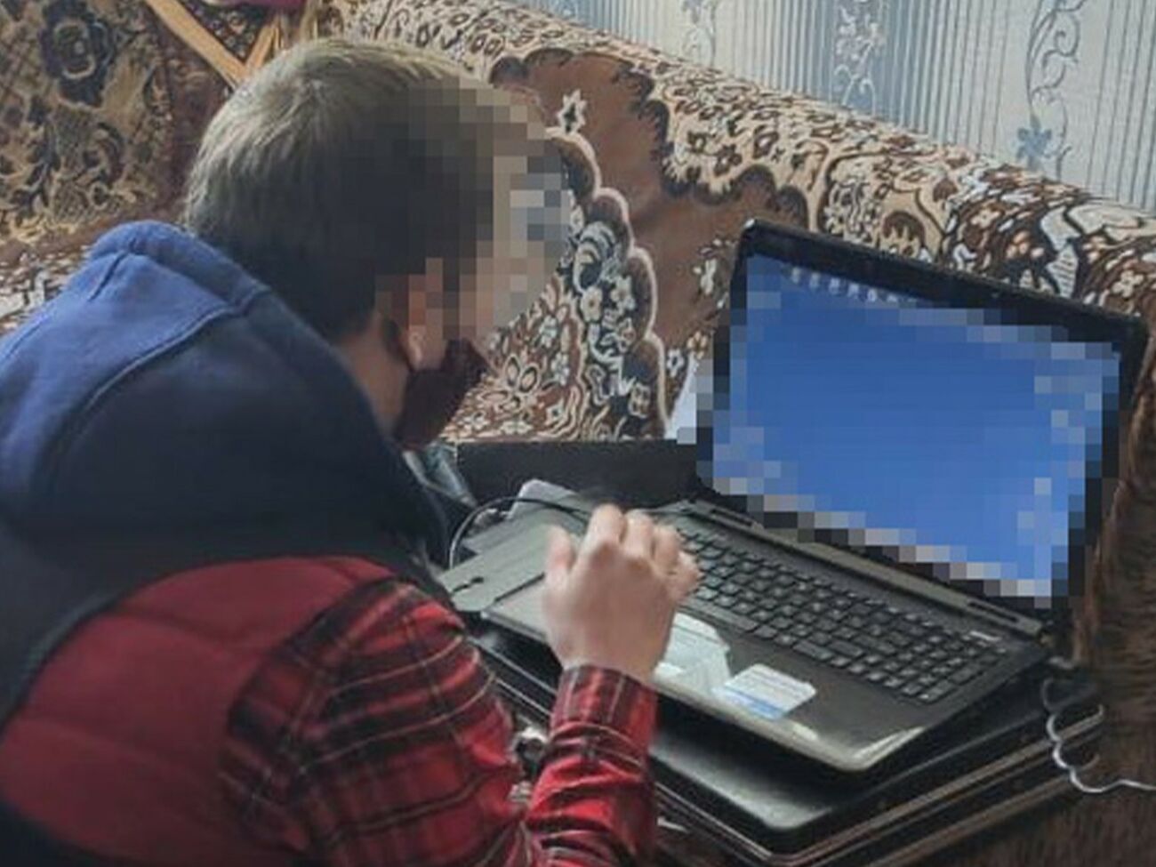 За даними СБУ, під час обшуків у агітаторів виявили електронні носії інформації з доказами протиправної діяльності