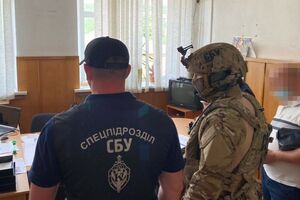 Во время обысков у фигурантов были изъяты наличные средства и наркотические вещества