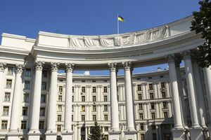 Инициатива Франции и ФРГ пригласить Путина на саммит лидеров ЕС идет вразрез с санкционной политикой Евросоюза, подчеркнули в МИД Украины