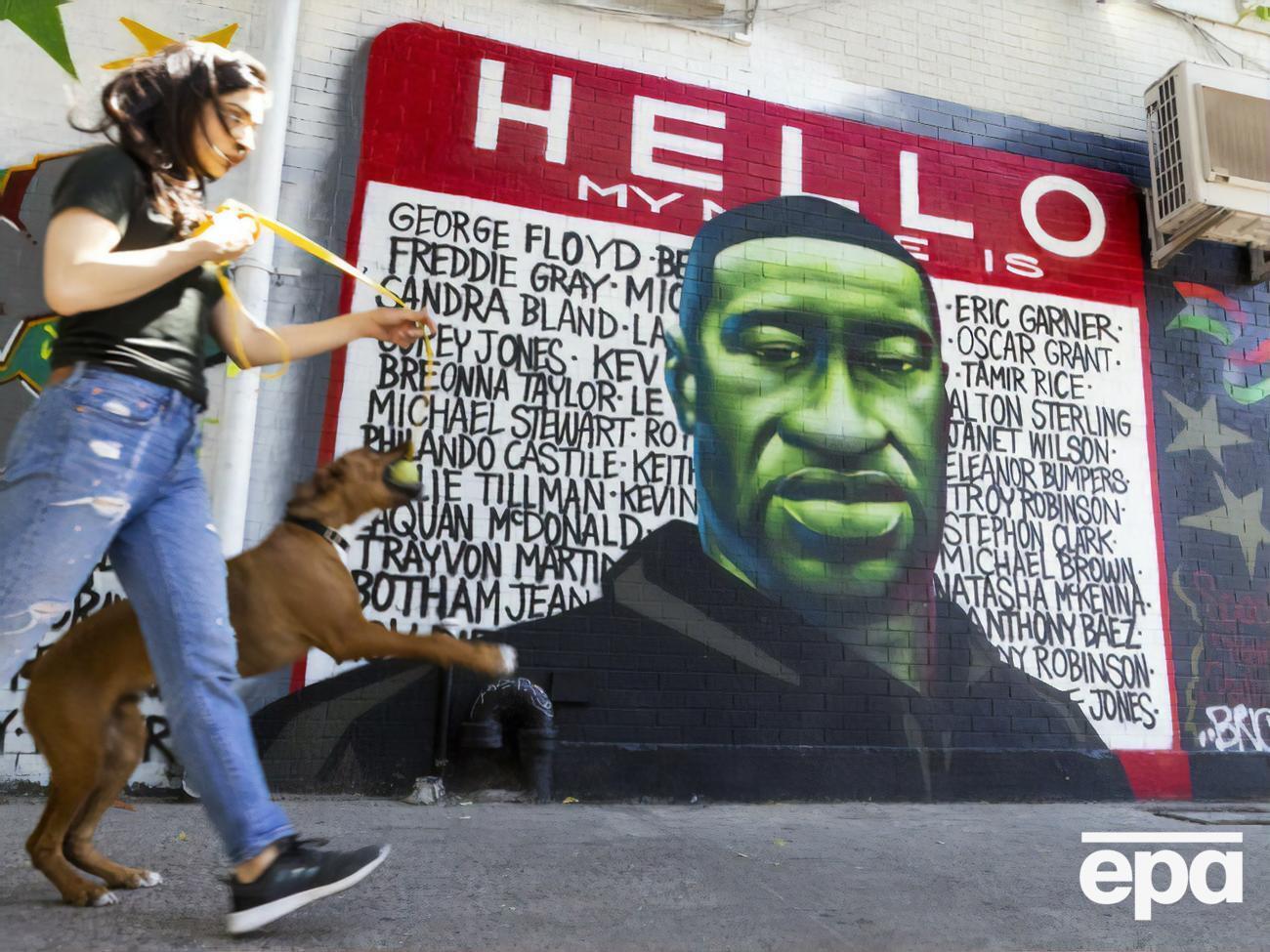 Флойд умер 25 мая прошлого года