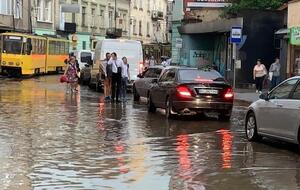 Во Львове сильный дождь прошел 25 июня