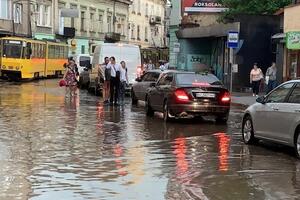 Во Львове сильный дождь прошел 25 июня