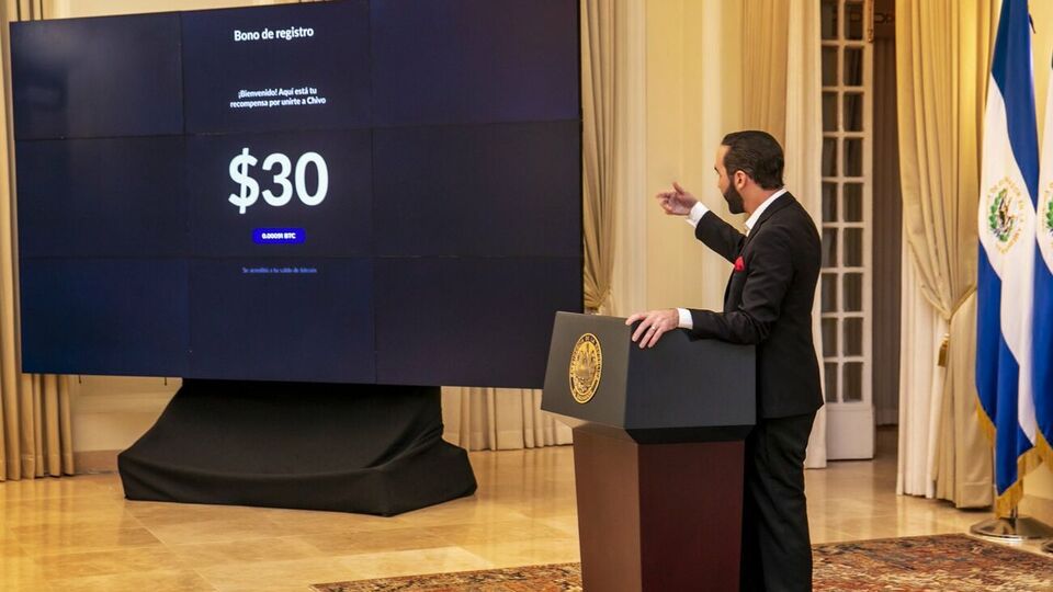 Букеле доручив опрацювати план майнінгу криптовалюти завдяки поновній енергії вулканів