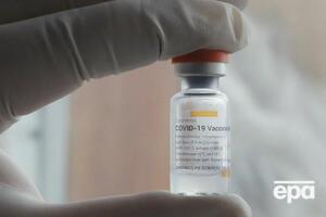 За даними ЗМІ, Україна відкликала підпис, оскільки Китай погрожував заморозити постачання вакцин проти коронавірусу