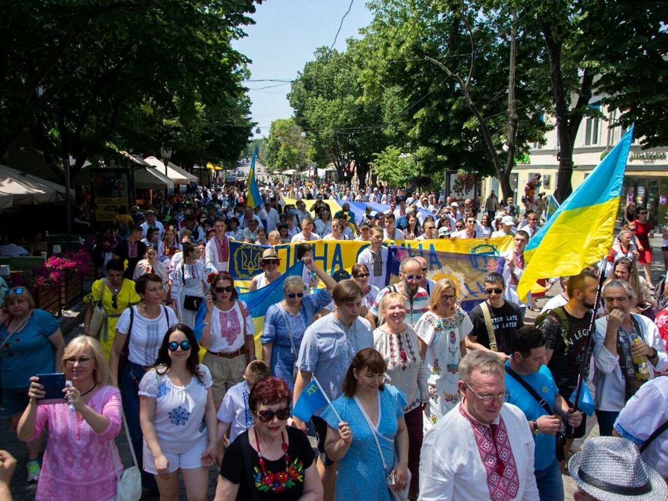 В Одесі відбувся щорічний "Мегамарш у вишиванках". Фоторепортаж