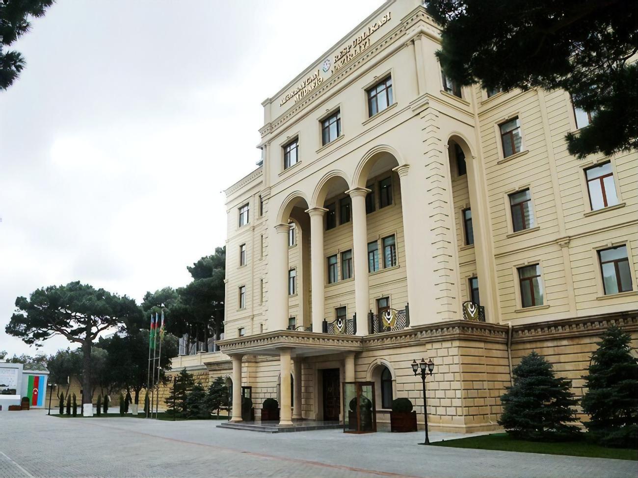 Минобороны Азербайджана сообщило о стрельбе из стрелкового оружия