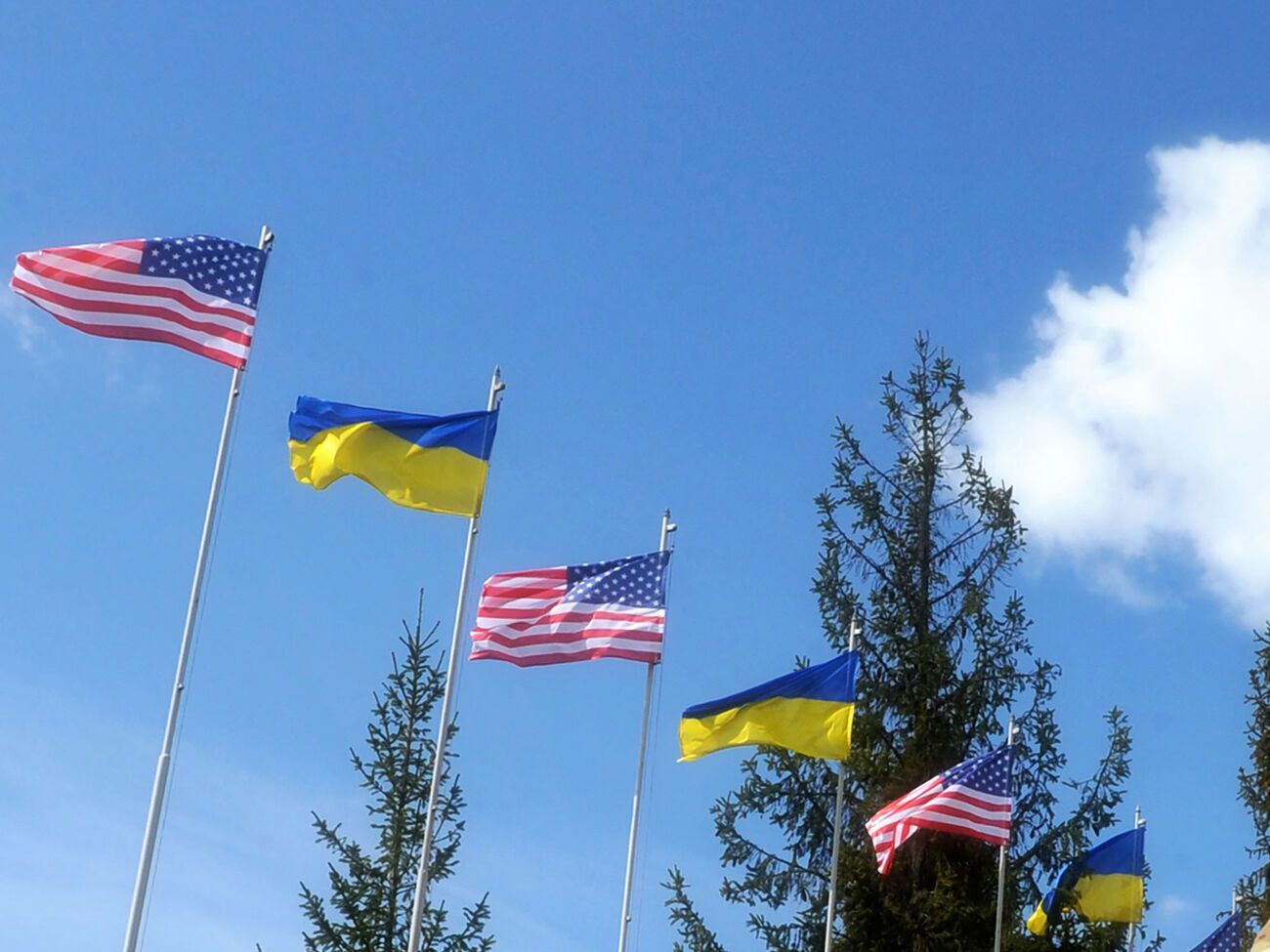 В посольстве США отметили, что Украина проделала долгий путь к построению демократического и независимого государства