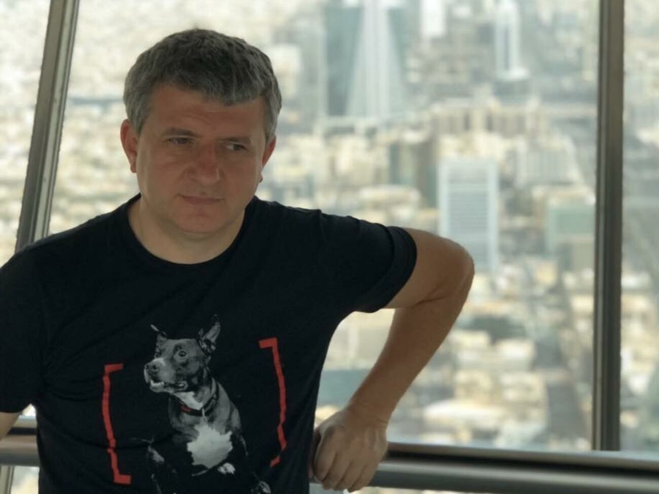 День Конституции в Украине напоминает вуду-обряд, когда люди, каждый день ее нарушающие, делают вид, что этот документ имеет для них значение