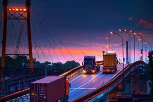 Закон встановлює відповідальність вантажовідправника і посилює відповідальність автоперевізників