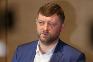 Корниенко отметил, что дискуссий по поводу Конституции много