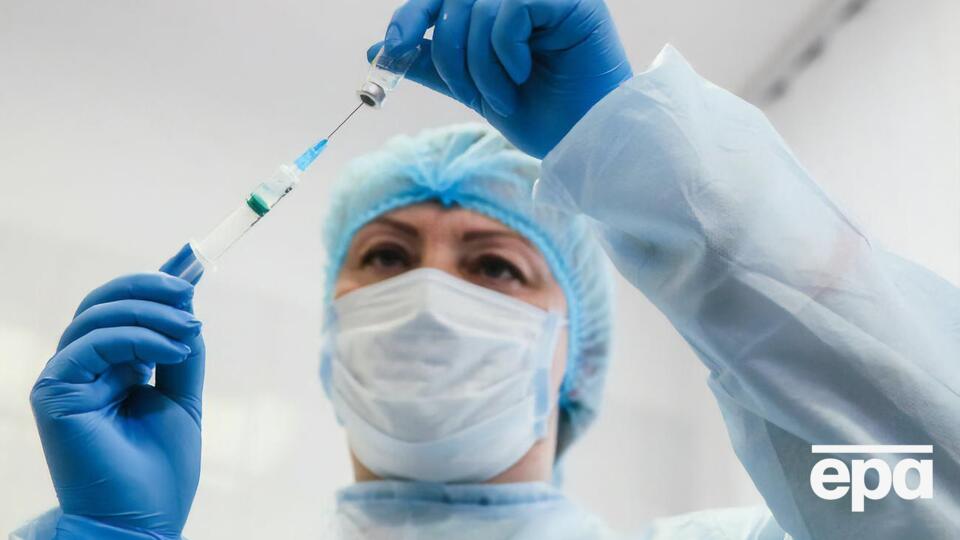 В Украине от COVID-19 прививают вакцинами трех разработчиков