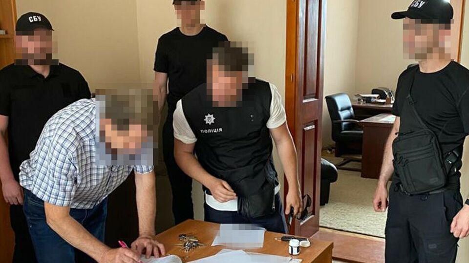 Директора фірми-підрядника повідомили про підозру