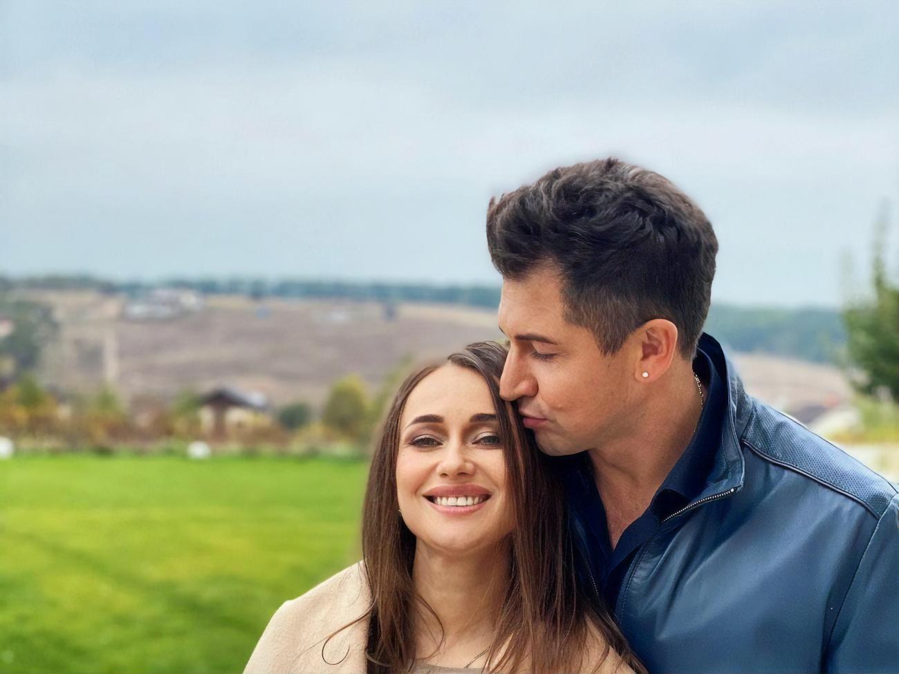 В конце 2020 года Леус заявила, что пережила стресс по вине Джеджулы