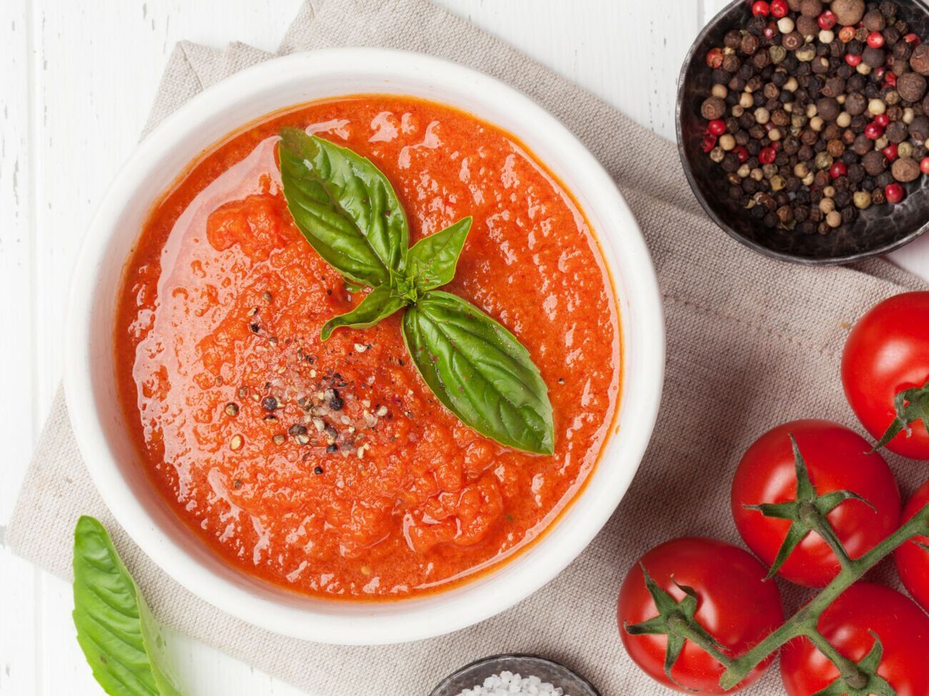 Перед подаванням Глінська рекомендує на кілька годин поставити гаспачо в холодильник