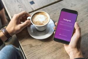 Зараз вставити посилання у Stories можуть тільки користувачі з більше ніж 10 тис. підписників