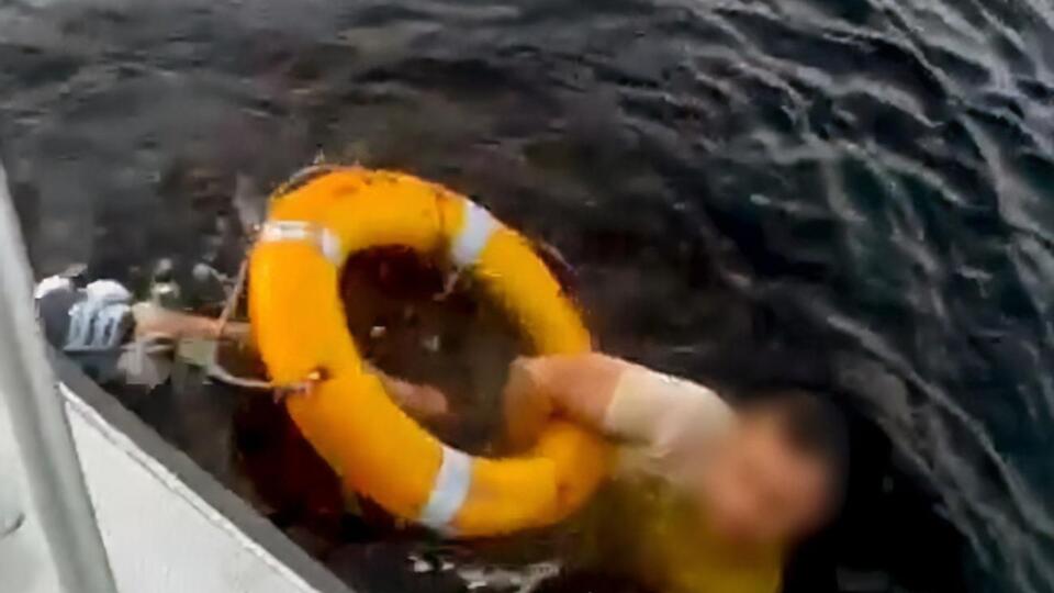 Сотрудники речной полиции Киева увидели падение во время патрулирования