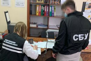 СБУ вилучила офіційну документацію, фальшиві довідки про результати ПЛР-тестів і підроблені печатки