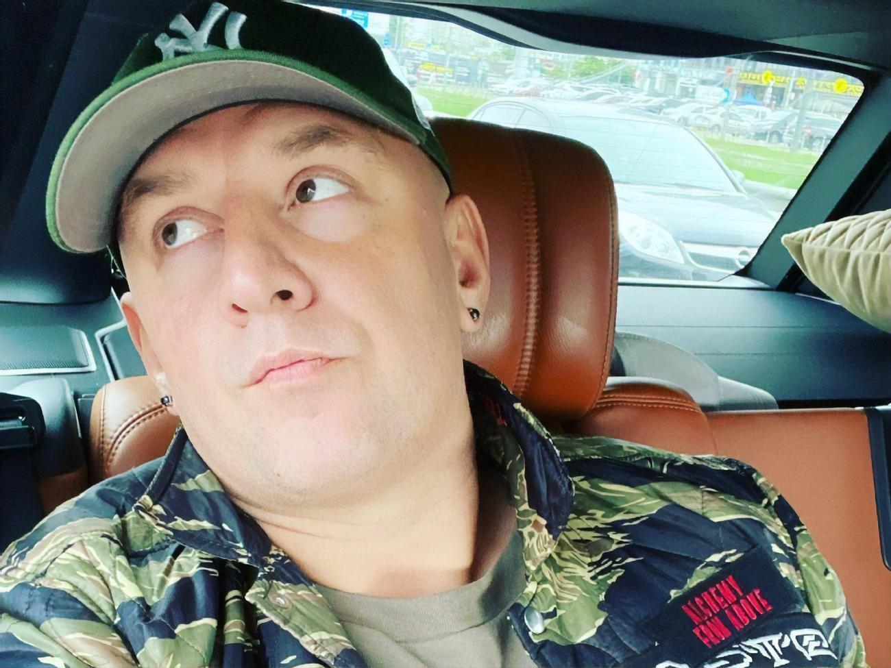 "Экзорцизм" – третья композиция из альбома Потапа "Без рекламы"