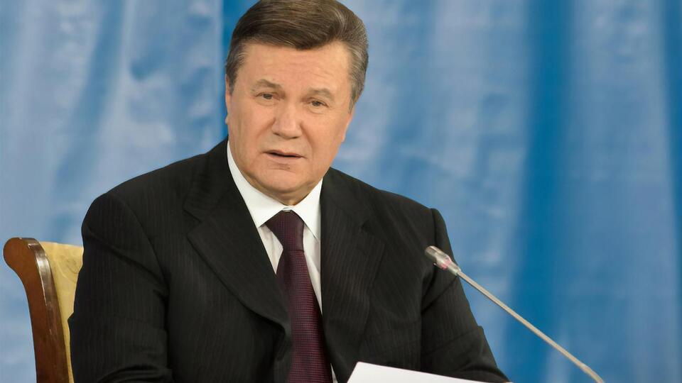 В 2010 году Янукович инициировал возврат к Конституции в редакции 1996 года, которая существенно расширила его полномочия
