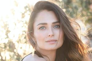 Анна Сафрончик в свое время выиграла конкурс красоты "Мисс Тоскана" и заняла четвертое место в конкурсе "Мисс Италия"