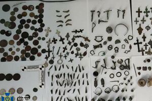 Экспертиза подтвердила принадлежность изъятых предметов к культурным ценностям