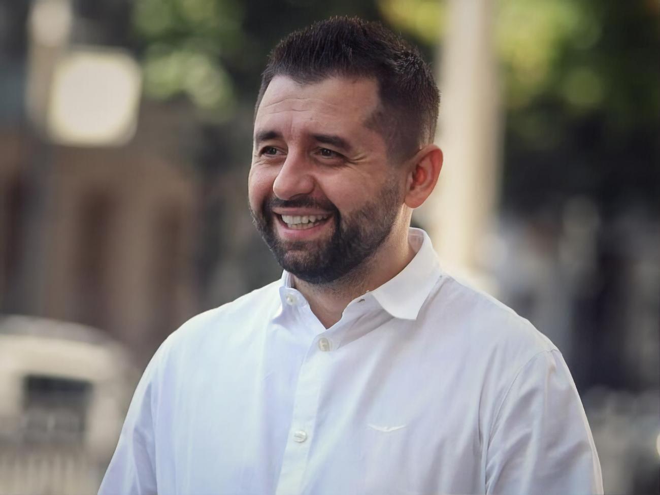 На выигрыш политик угостил пивом всех присутствовавших в пабе