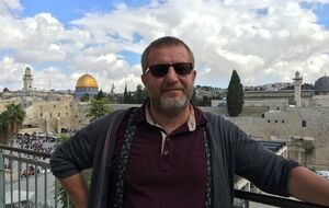 Везде смертность от COVID-19 стала сравнительно низкой, а в РФ – наоборот, рекордное количество умерших. Перестали лечить или вакцина – говно?