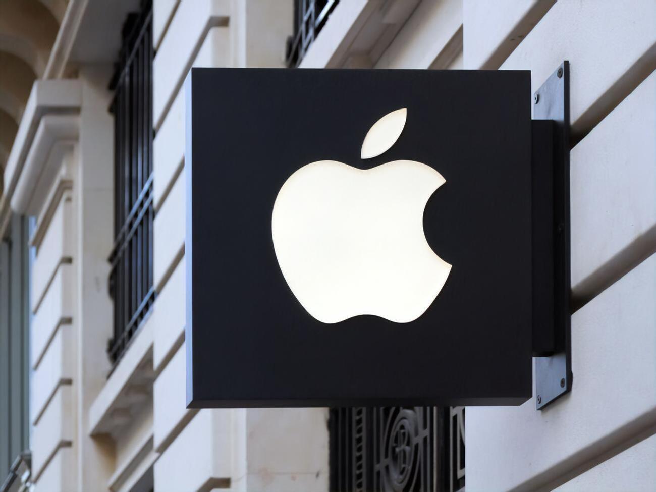 Теперь Apple будет напрямую ввозить технику в Украину