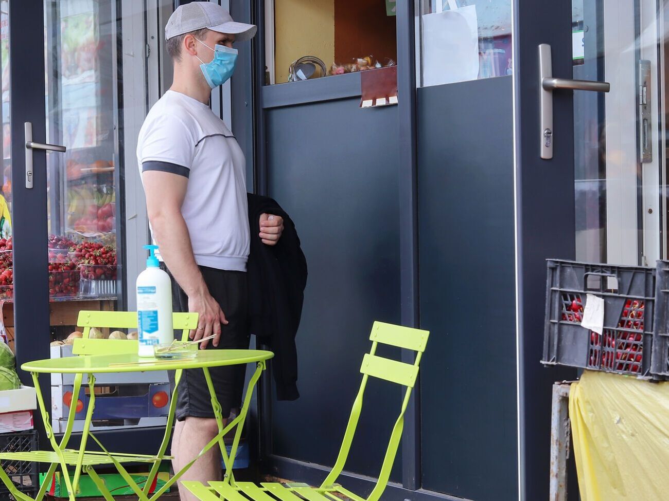 По данным оккупационной администрации, в Крыму заболевание чаще фиксируют у людей из возрастных групп 18&ndash;27 и 30&ndash;49 лет