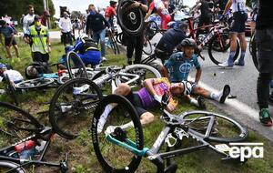 Болельщице, из-за которой произошло массовое падение спортсменов, грозит до одного года тюрьмы и €15 тыс. штрафа