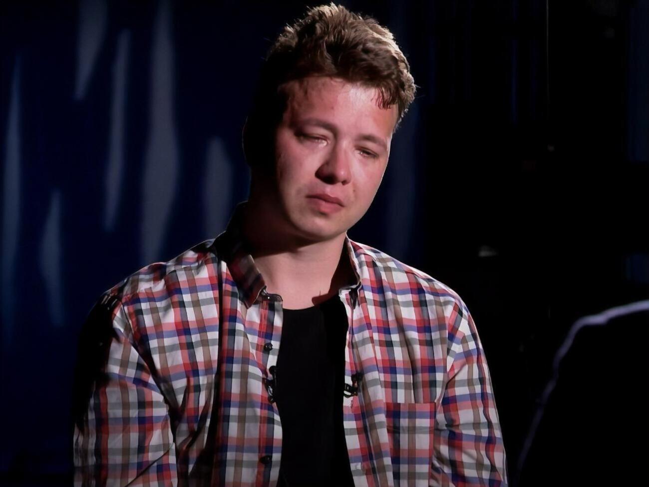 "Інтерв'ю" Протасевича держканалу ОНТ, наприкінці якого він розплакався, було зроблено під тиском КДБ Білорусі, вважає батько Романа