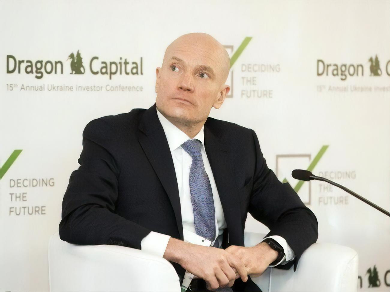 Фиала заявил, что хочет держать дистанцию от политики