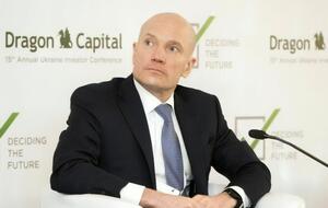 Фиала заявил, что хочет держать дистанцию от политики