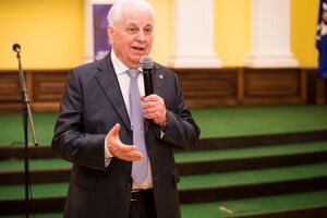 Кравчук: Потрібно шукати нові шляхи для досягнення миру на Донбасі