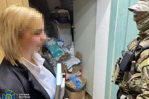 У СБУ заявляють, що співробітниця поліції підмінила 0,5 кг кокаїну, що було речовим доказом у справі