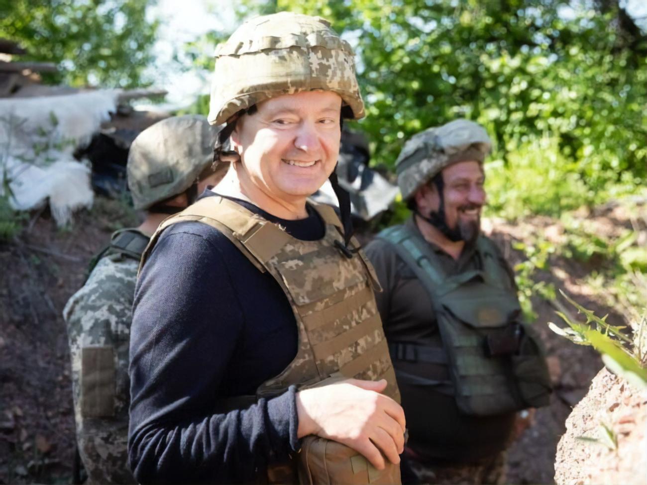 В СБУ отметили, что допрашивают Порошенко в качестве свидетеля