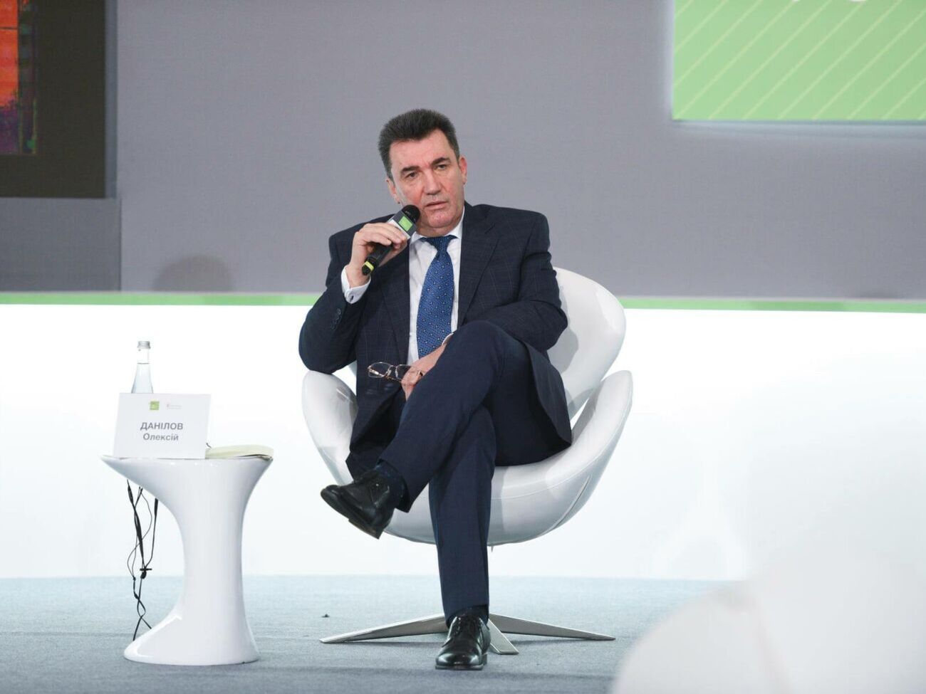 Данілов: Якщо ви вважаєте, що можна будь-яку людину взяти з вулиці і сказати, що це олігарх, ви глибоко помиляєтеся