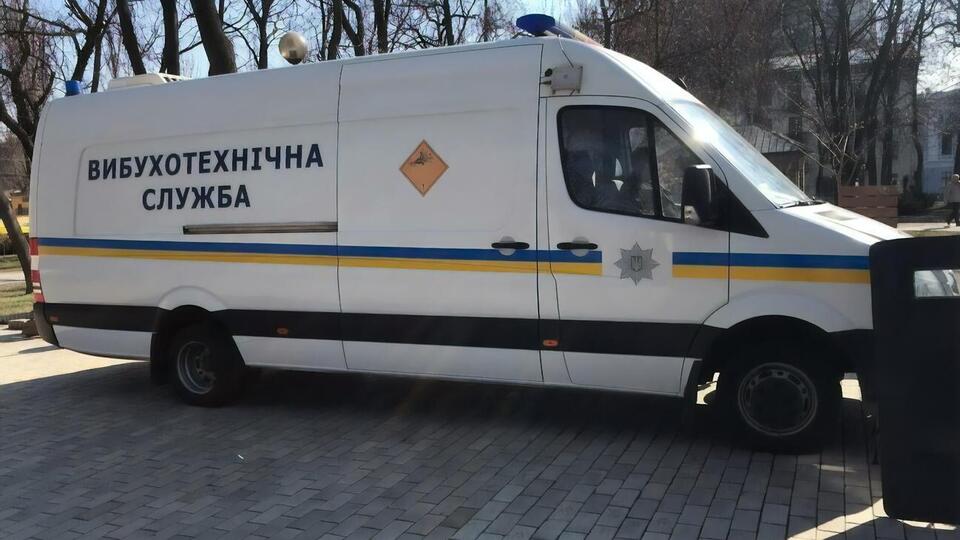 Взрывотехники проверяют наличие бомб в 14 больницах Харькова