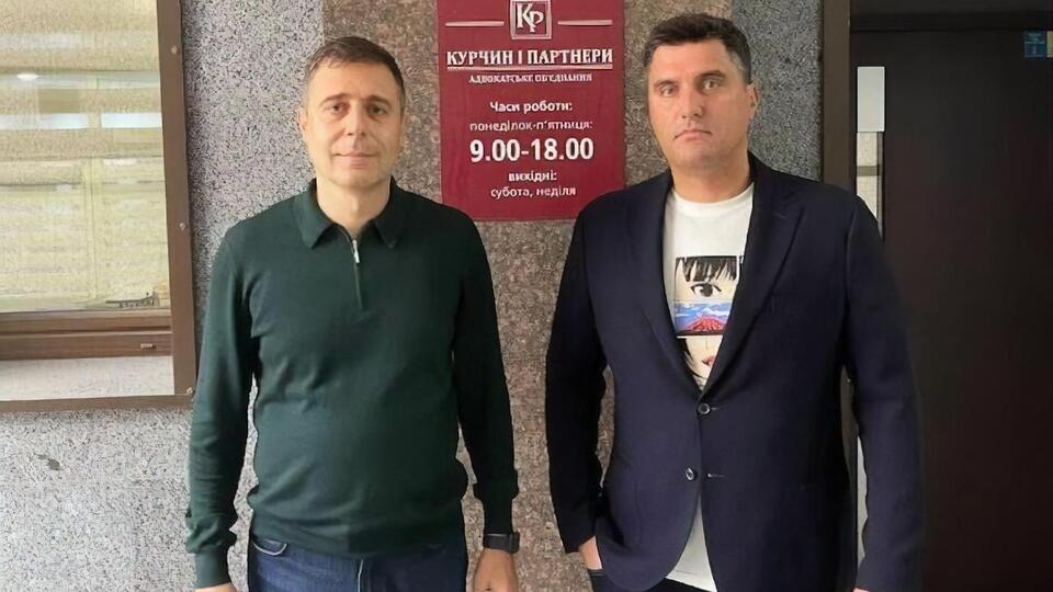 Левченко (справа) вернулся в Украину