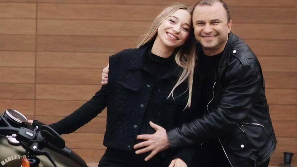 У Павлика и Репяховой в июне родится сын