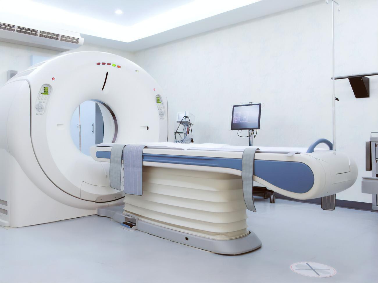 21-летний одессит привез на МРТ отца и пострадал сам