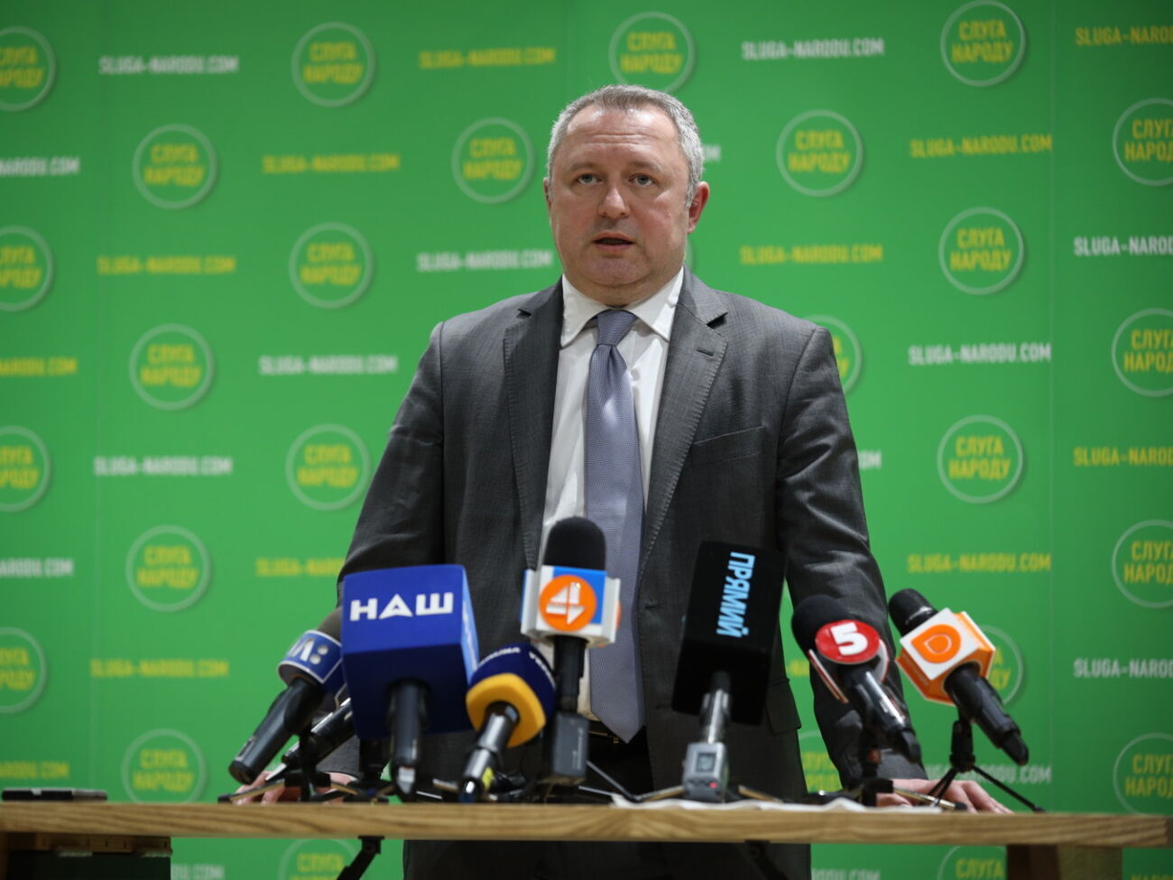 Костин до избрания в Раду работал адвокатом в Одессе